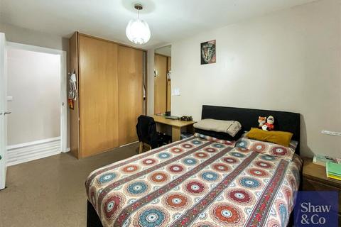 2 bedroom flat for sale, Prince Regent Road, Hounslow TW3