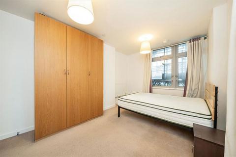 undefined, Ross Way, London E14