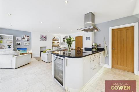 4 bedroom house for sale, Middle Lane, Scarborough YO13