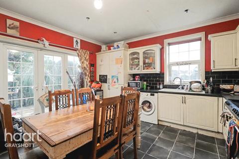 4 bedroom detached house for sale, Forest Road, Bordon
