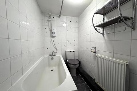 undefined, Wrenthorpe, Wakefield