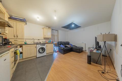 2 bedroom flat for sale, Caxton Court, Burton-on-Trent DE14