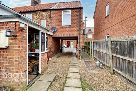 3 bedroom end of terrace house for sale, Station Road, Snettisham