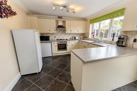 3 bedroom detached house for sale, Old Heath Road, Colchester, CO2 8