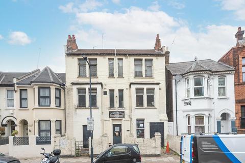 Villiers Road, London