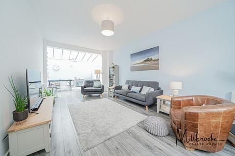 3 bedroom terraced house for sale, Ellenbrook Road, Worsley, M28