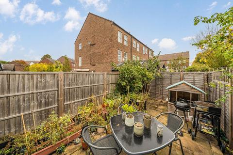 undefined, Post Lane, Twickenham TW2