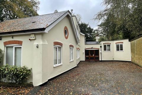 Office to rent, Pebble Close Tadworth KT20 7PA