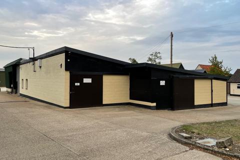 Distribution warehouse to rent, Goulds Farm Rayne CM77 6DF