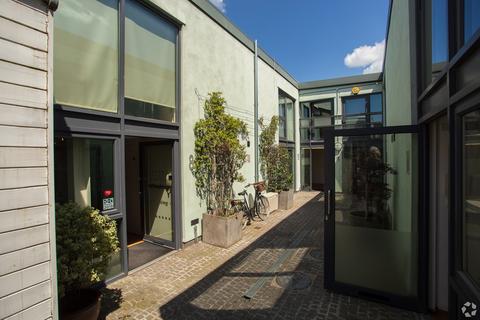 Office to rent, 32 Gould Rd Twickenham TW2 6RS