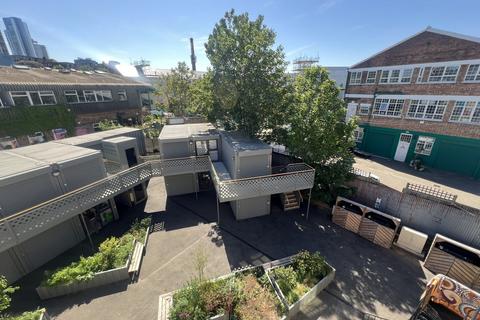 Office to rent, 2 Overbury Rd London N15 6RH