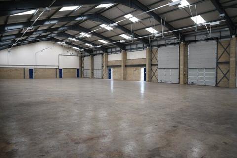 Warehouse to rent, 199-215 Cardiff Rd Reading RG1 8HT