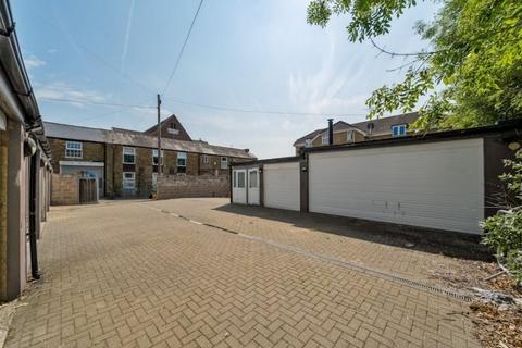 Industrial unit to rent, Cooks Garage Northwood HA6 1DW