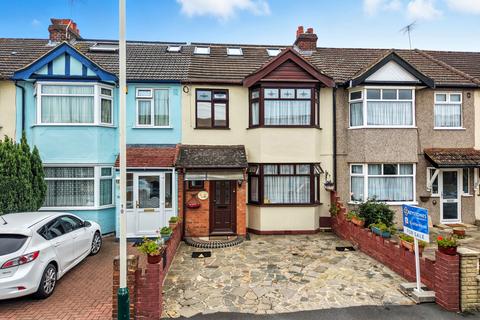 Crowlands Avenue, Romford, RM7