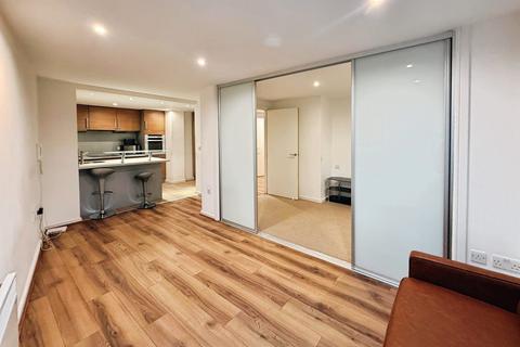 2 bedroom flat to rent, East Street, Leeds, West Yorkshire, UK, LS9