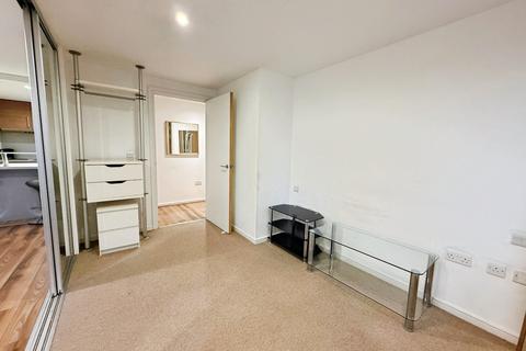 2 bedroom flat to rent, East Street, Leeds, West Yorkshire, UK, LS9