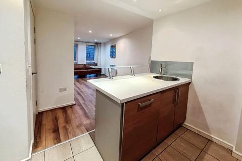 2 bedroom flat to rent, East Street, Leeds, West Yorkshire, UK, LS9