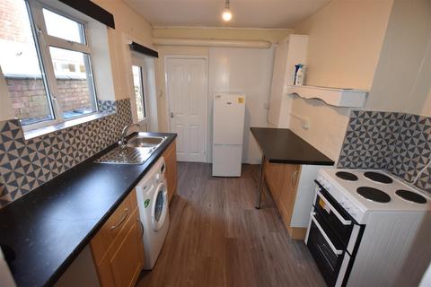 2 bedroom apartment to rent, Avondale Road, Kettering