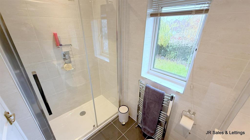 Bedroom 1 en-suite