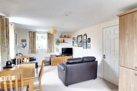 undefined, London Road, Hempsted