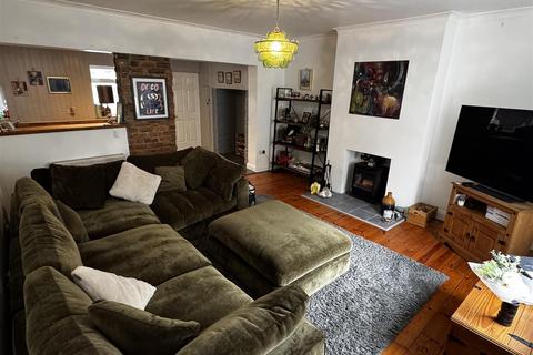 3 bedroom end of terrace house for sale, Mortimer Terrace, Holywell, Whitley Bay