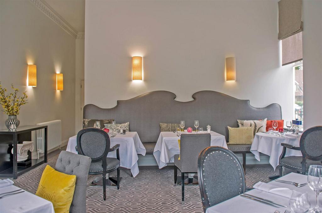 Willicombe-park-dining.jpg