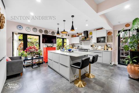 4 bedroom house for sale, Glencairn Drive, Ealing, W5