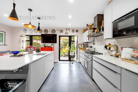 4 bedroom house for sale, Glencairn Drive, Ealing, W5