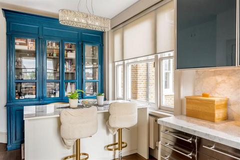2 bedroom flat for sale, Castelnau, London SW13