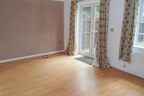 3 bedroom terraced house to rent, Stonechat Road, Coton Meadows, Rugby, CV23