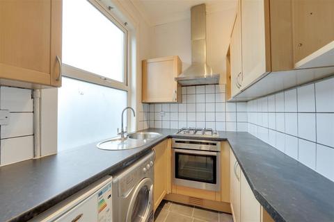 2 bedroom flat to rent, Manor Park, Hither Green, London, SE13