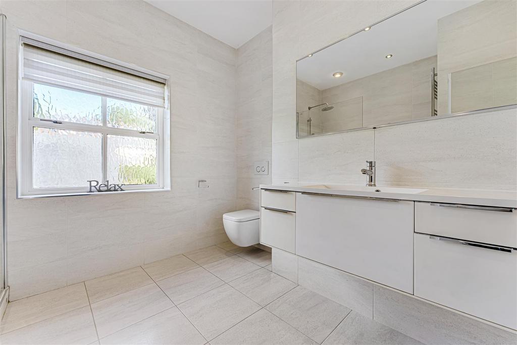 Bed 1 En Suite