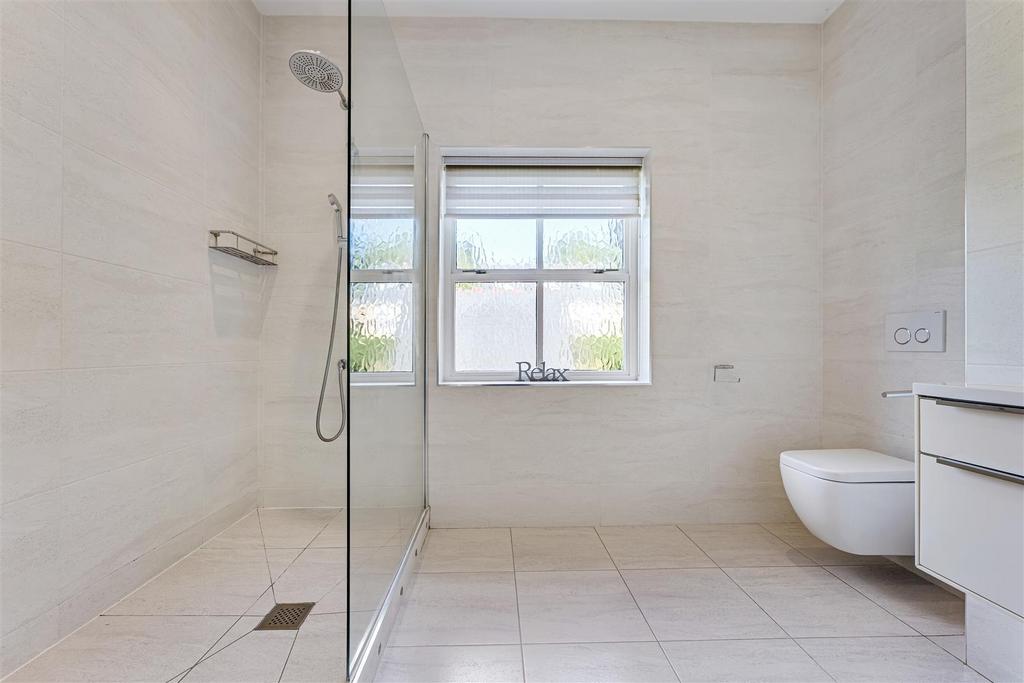 Bed 1 En Suite