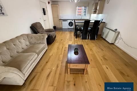 2 bedroom apartment to rent, Prince Regent Road, Hounslow, TW3