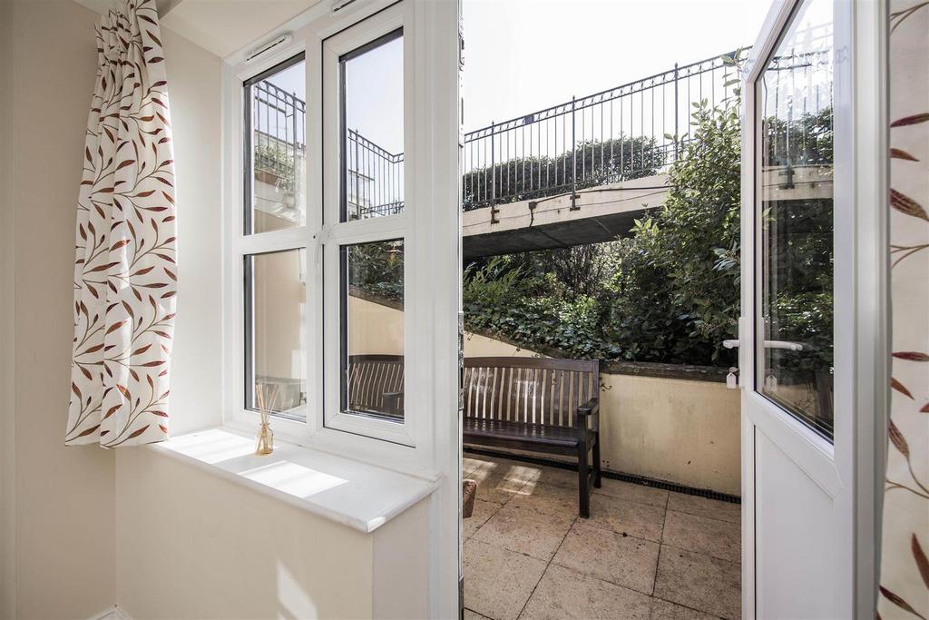 Property 0003 36-willicombe.jpg