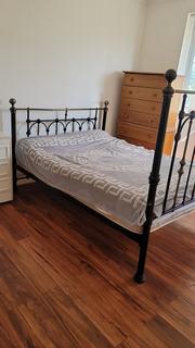 undefined, The Glen, Southall UB2