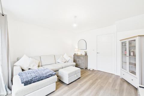 undefined, Drake Gardens, Brockworth, Gloucester, Gloucestershire, GL3