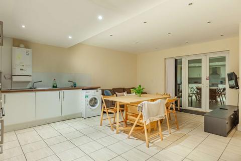 7 bedroom semi-detached house to rent, Coventry CV4