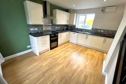 3 bedroom detached house to rent, Allard Close, Northampton NN3