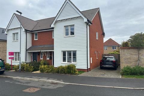 3 bedroom semi-detached house for sale, Selion Way, Bury St. Edmunds IP30