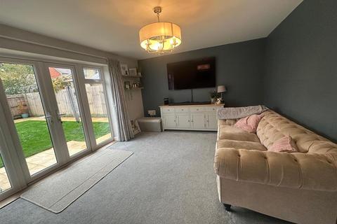 3 bedroom semi-detached house for sale, Selion Way, Bury St. Edmunds IP30