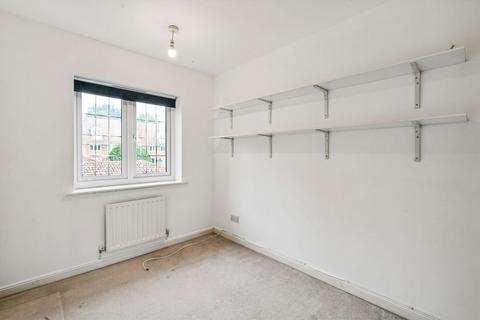 3 bedroom terraced house for sale, Rosslyn Park, Weybridge KT13
