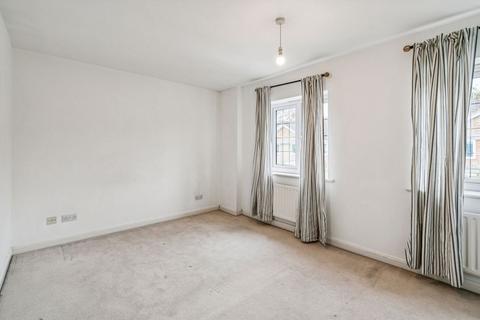 3 bedroom terraced house for sale, Rosslyn Park, Weybridge KT13