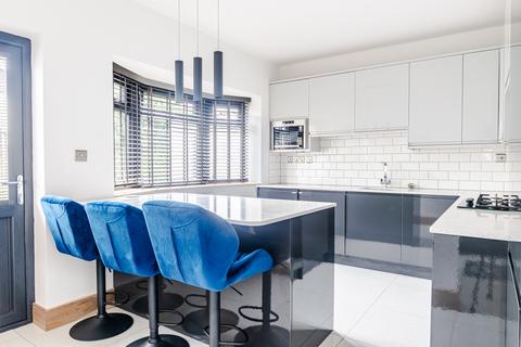 3 bedroom semi-detached house for sale, Leeds LS17