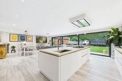 undefined, Fivens Place, Horsham RH12
