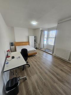 1 bedroom in a house share to rent, High Street South, London E6