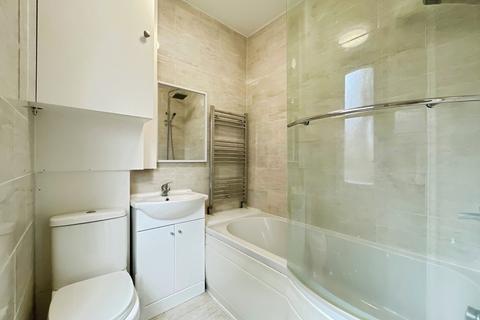 1 bedroom apartment to rent, 62-64  Hencroft Street South, Slough SL1