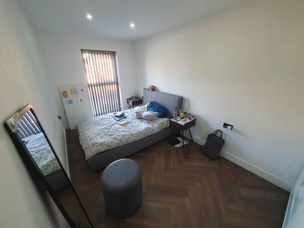 Bedroom 1 (1)