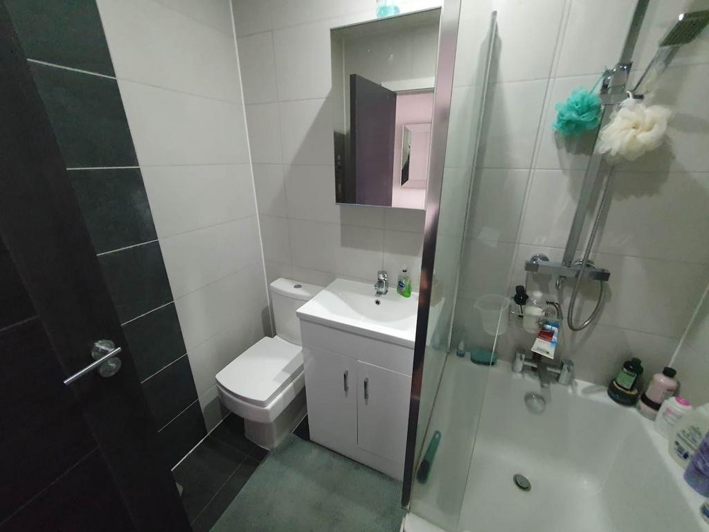 Bathroom (2)