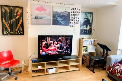 6 bedroom maisonette to rent, Springbank Road, Newcastle upon Tyne NE2